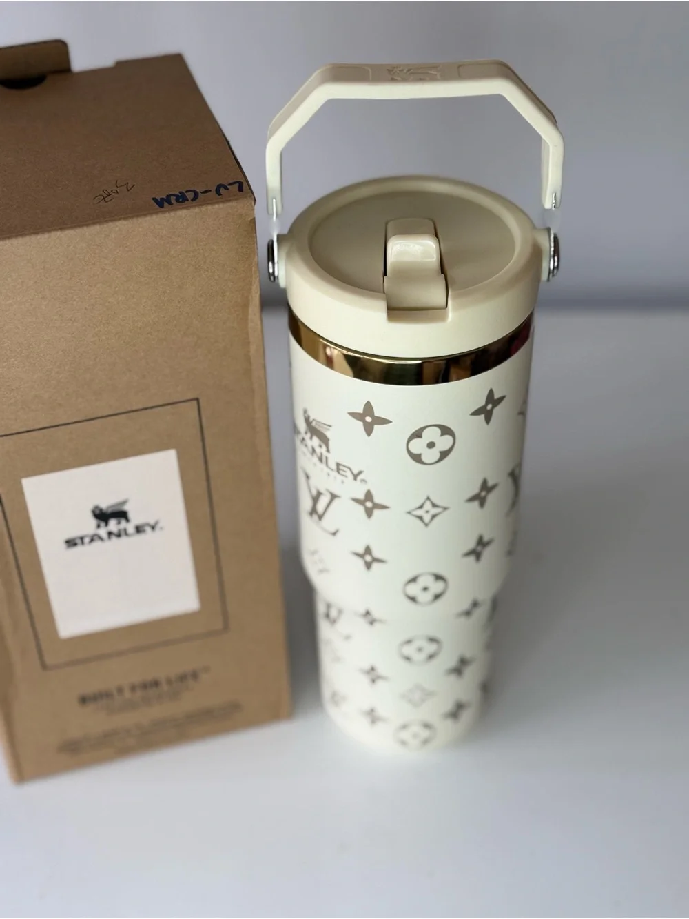 Stanley Cream and Gold Patterned Travel Tumbler 30 oz new! - Picture 7 of 8
